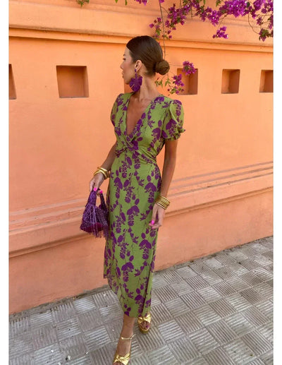 Lucy | Boho V-Neck Floral Pleated Dress