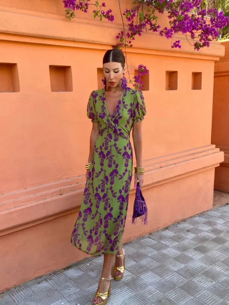 Lucy | Boho V-Neck Floral Pleated Dress